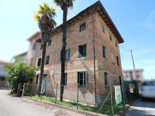 casa indipendente a San Michele al Tagliamento in zona San Giorgio al Tagliamento