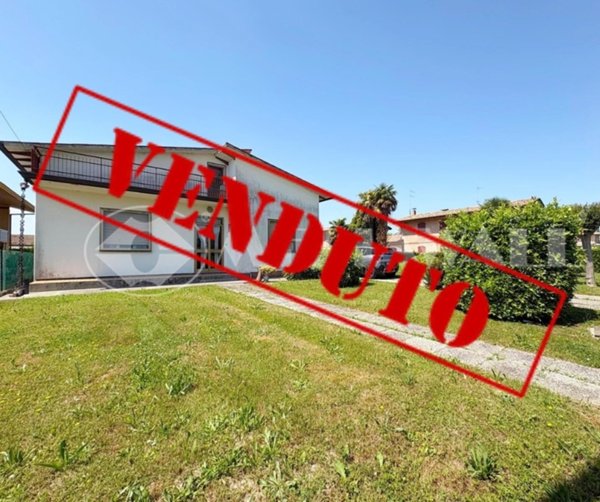 casa indipendente in vendita a San Michele al Tagliamento in zona Cesarolo