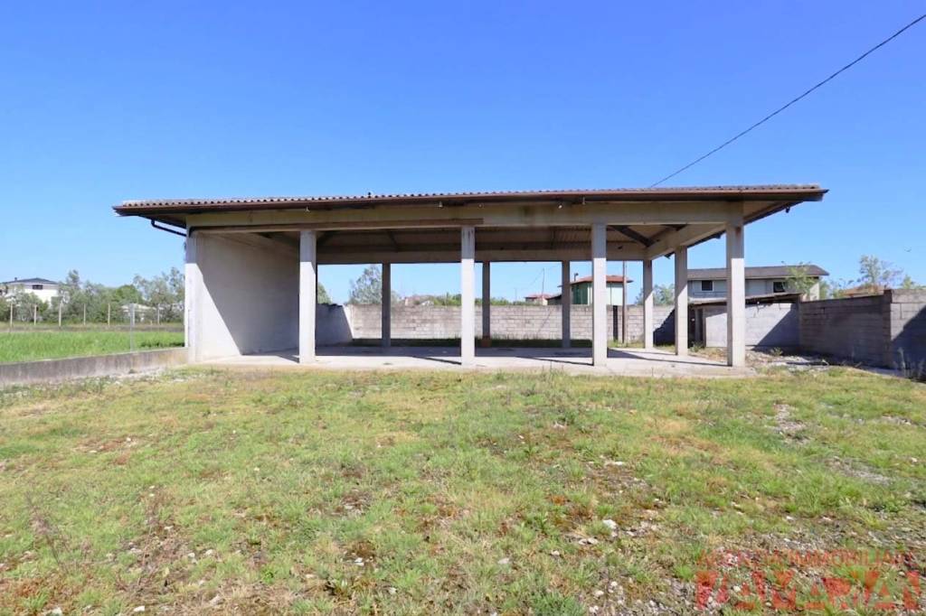 locale commerciale in vendita a San Michele al Tagliamento in zona San Filippo