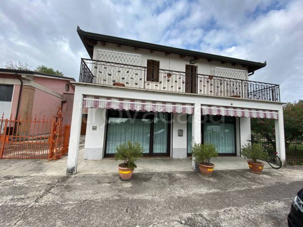 casa indipendente in vendita a Santa Maria di Sala in zona Caltana