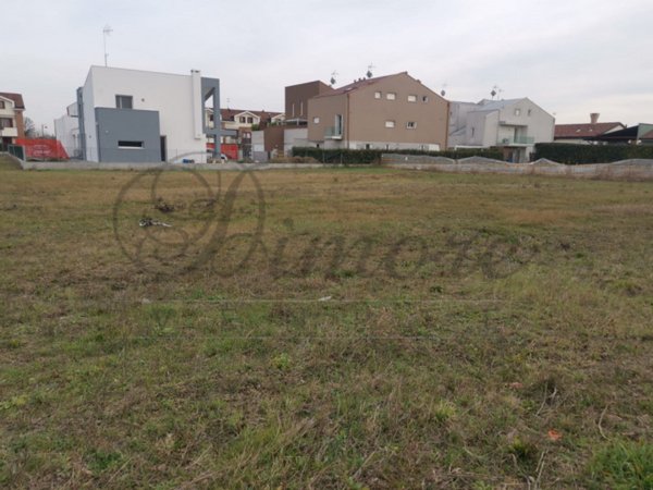 casa indipendente in vendita a Santa Maria di Sala in zona Caselle