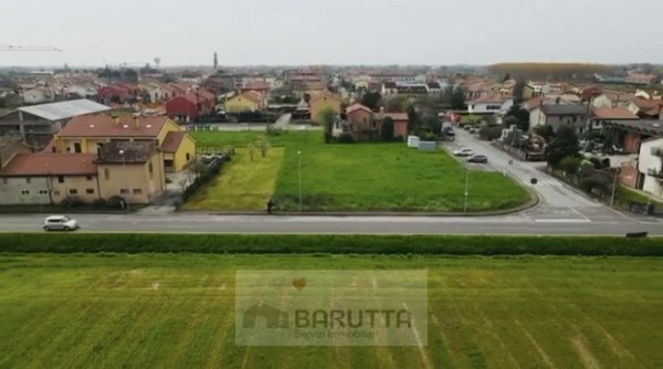 casa indipendente in vendita a Santa Maria di Sala in zona Caltana