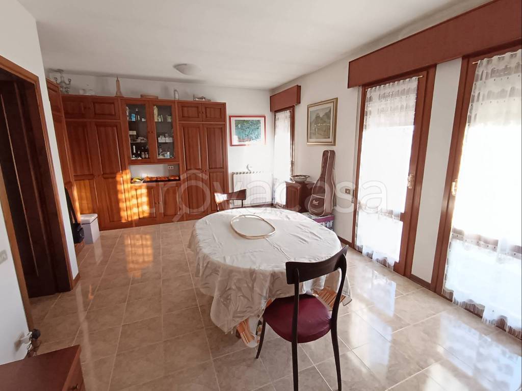 casa indipendente in vendita a Santa Maria di Sala in zona Caltana