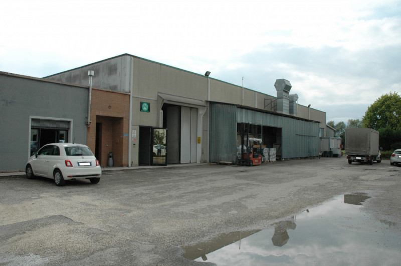 locale di sgombero in vendita a Santa Maria di Sala