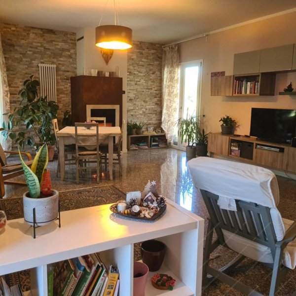 casa indipendente in vendita a Santa Maria di Sala