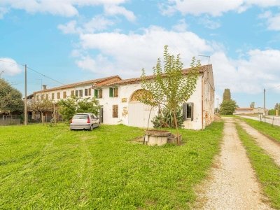 casa indipendente in vendita a Santa Maria di Sala in zona Stigliano
