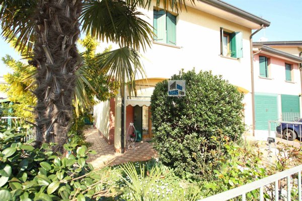 casa indipendente in vendita a Santa Maria di Sala in zona Caselle