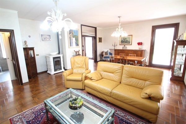 casa indipendente in vendita a Santa Maria di Sala in zona Caltana
