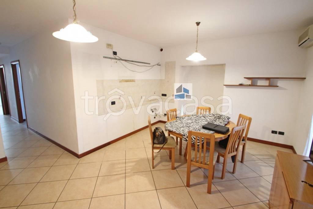 casa indipendente in vendita a Santa Maria di Sala in zona Caselle