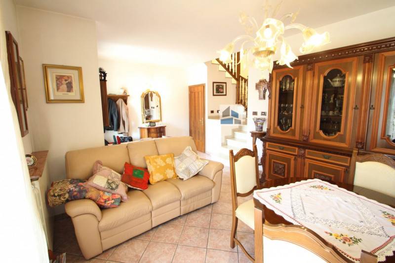 casa indipendente in vendita a Santa Maria di Sala in zona Caltana