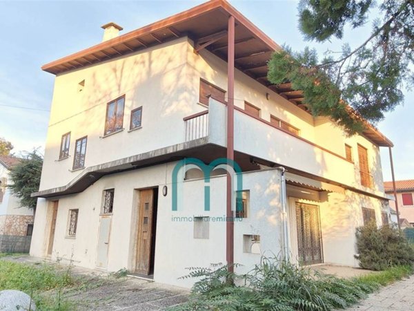 casa indipendente in vendita a Santa Maria di Sala in zona Caltana