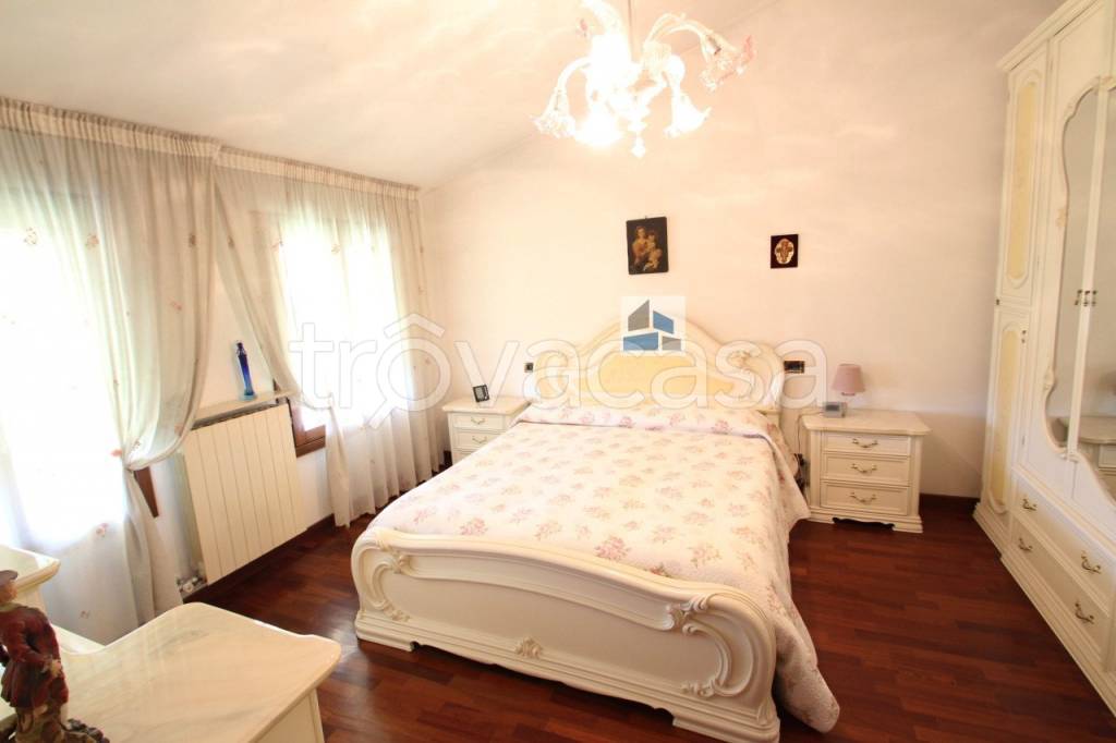 casa indipendente in vendita a Santa Maria di Sala in zona Caltana