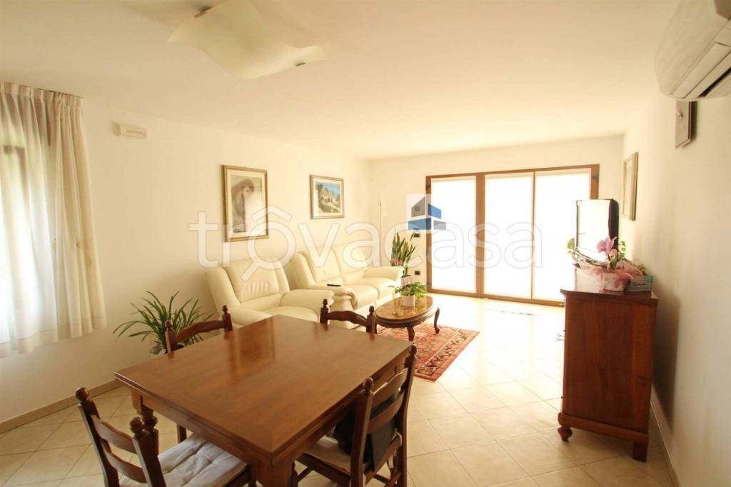 casa indipendente in vendita a Santa Maria di Sala in zona Sant'Angelo