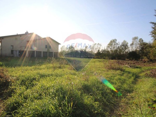 terreno edificabile in vendita a Santa Maria di Sala in zona Stigliano