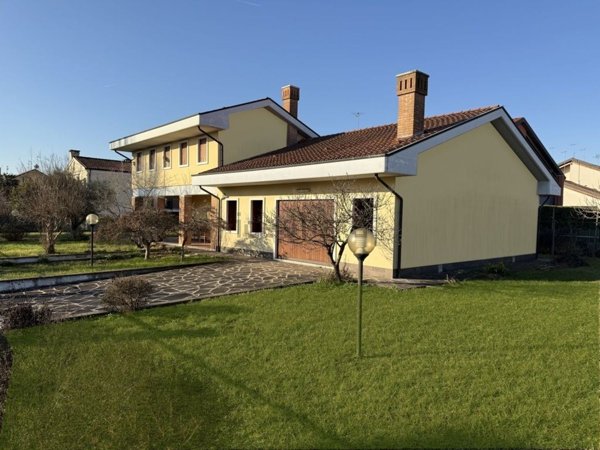casa indipendente in vendita a Santa Maria di Sala