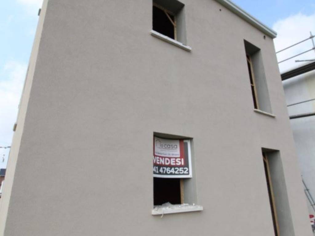 casa indipendente in vendita a Santa Maria di Sala in zona Caselle