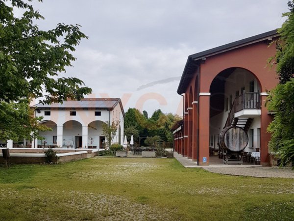 casa indipendente in vendita a Santa Maria di Sala in zona Caltana