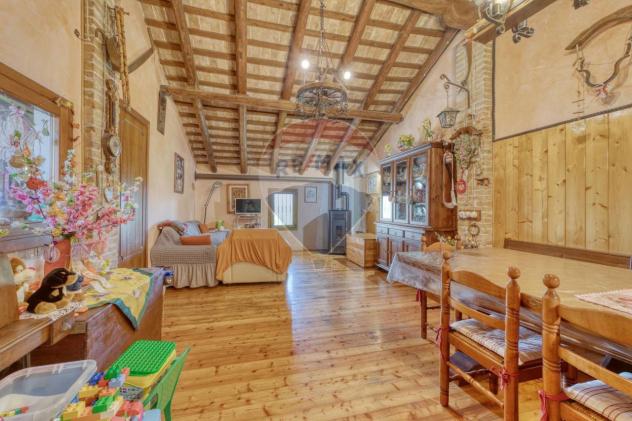 casa indipendente in vendita a Santa Maria di Sala in zona Caltana