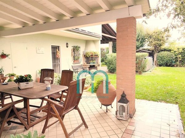 casa indipendente in vendita a Santa Maria di Sala in zona Caselle
