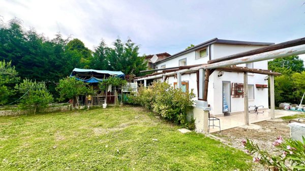 casa indipendente in vendita a Santa Maria di Sala
