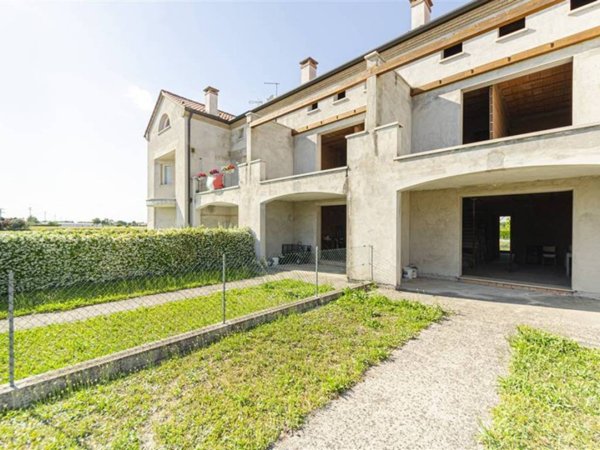 casa indipendente in vendita a Santa Maria di Sala in zona Veternigo