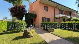 casa indipendente in vendita a Santa Maria di Sala in zona Caltana