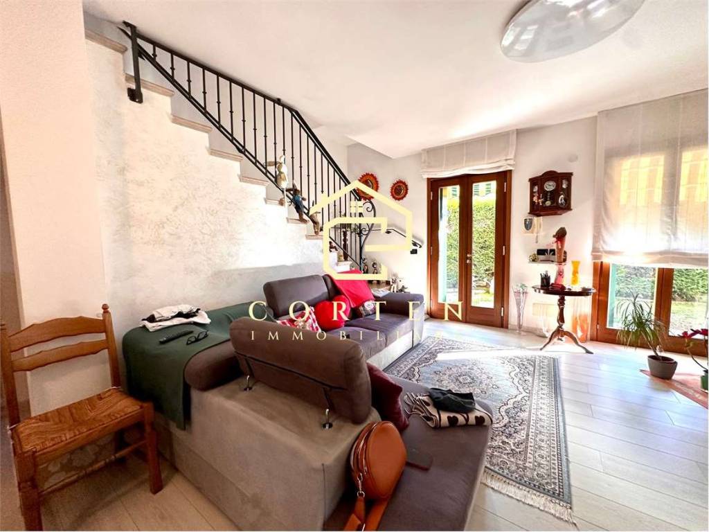 casa indipendente in vendita a Santa Maria di Sala in zona Caltana