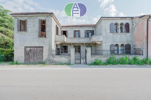 casa indipendente in vendita a Santa Maria di Sala in zona Sant'Angelo
