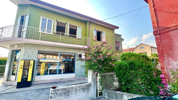 casa indipendente in vendita a Santa Maria di Sala