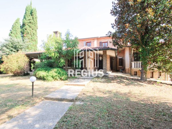 casa indipendente in vendita a Santa Maria di Sala in zona Caselle
