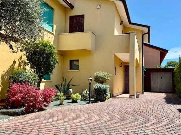 casa indipendente in vendita a Santa Maria di Sala in zona Veternigo