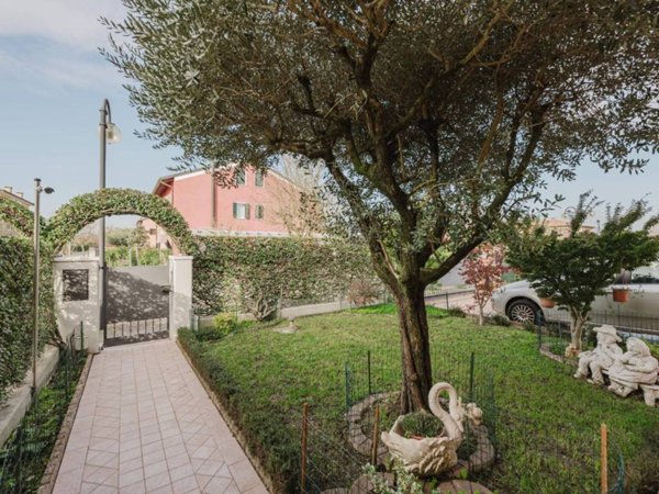 casa indipendente in vendita a Santa Maria di Sala