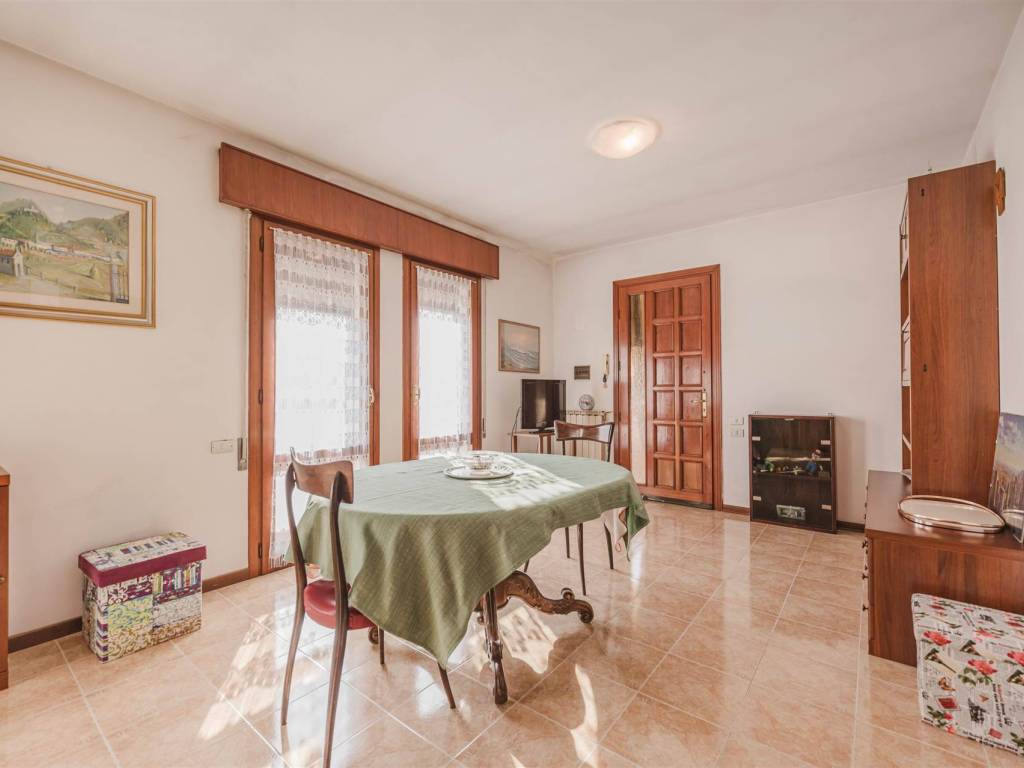 casa indipendente in vendita a Santa Maria di Sala in zona Caltana