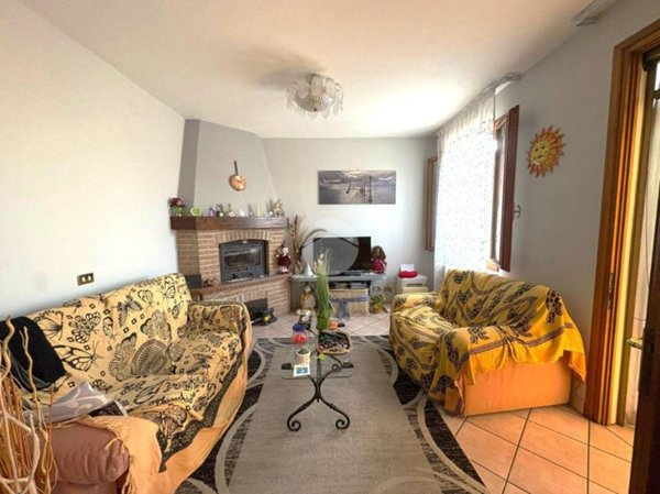 casa indipendente in vendita a Santa Maria di Sala in zona Caselle
