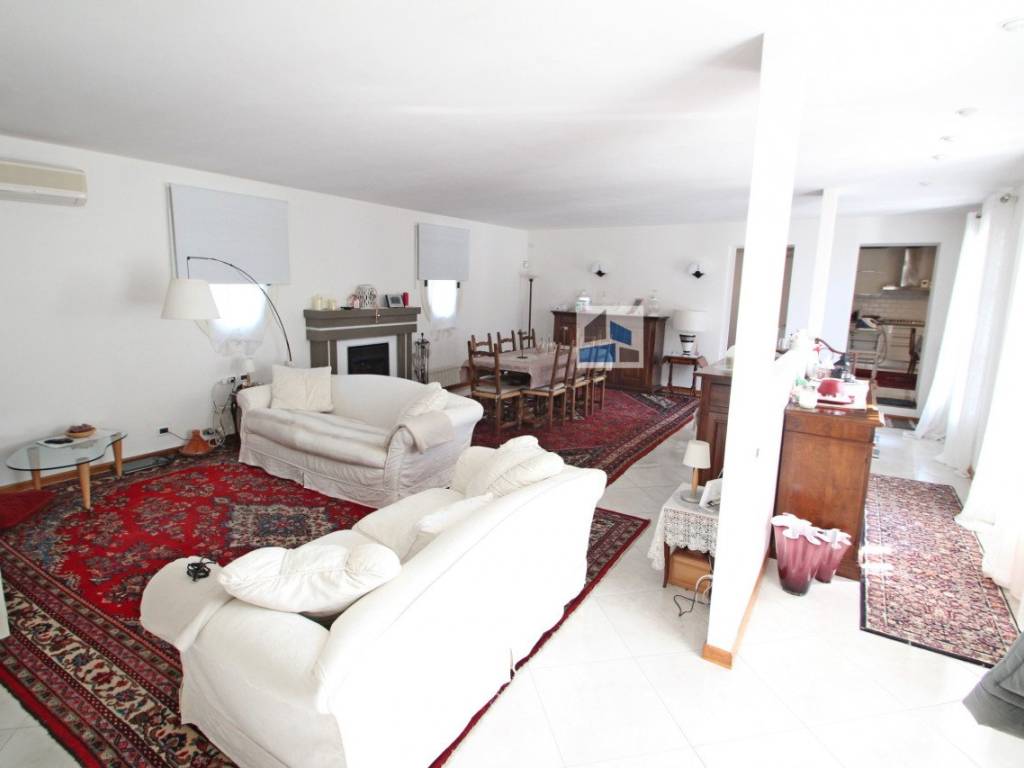 casa indipendente in vendita a Santa Maria di Sala in zona Caltana