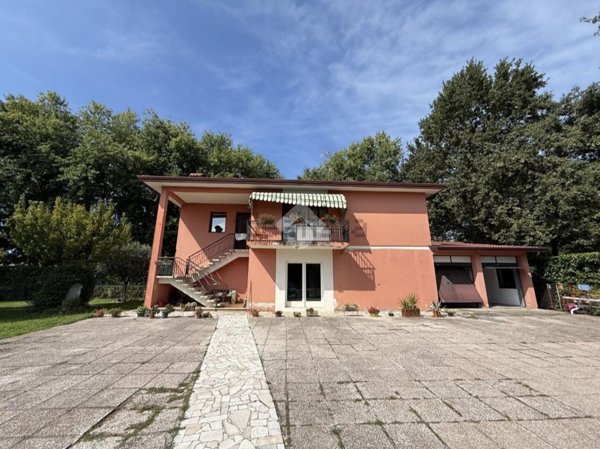 appartamento in vendita a Santa Maria di Sala in zona Stigliano