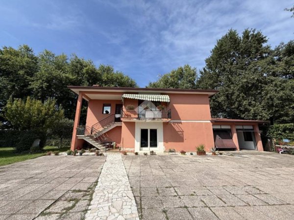 casa indipendente in vendita a Santa Maria di Sala in zona Stigliano