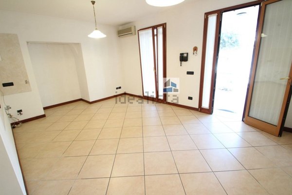 casa indipendente in vendita a Santa Maria di Sala in zona Caselle