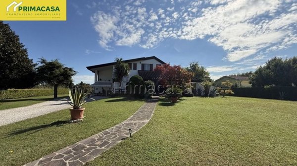 casa indipendente in vendita a Santa Maria di Sala in zona Caltana