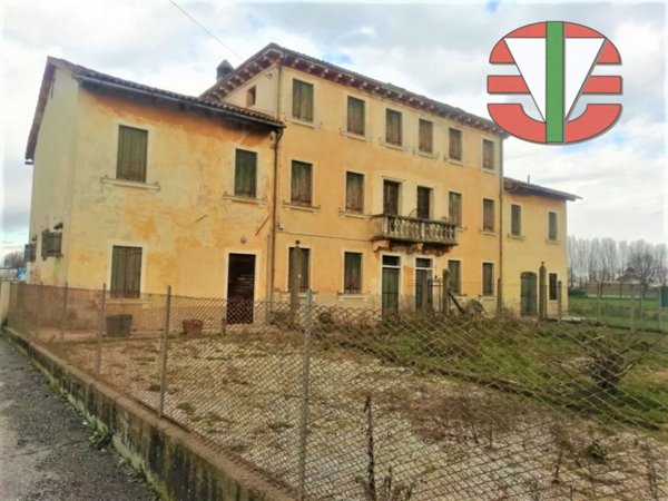 casa indipendente in vendita a Santa Maria di Sala in zona Stigliano