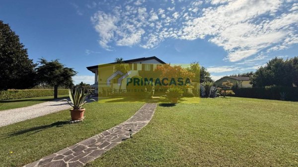 casa indipendente in vendita a Santa Maria di Sala in zona Caltana