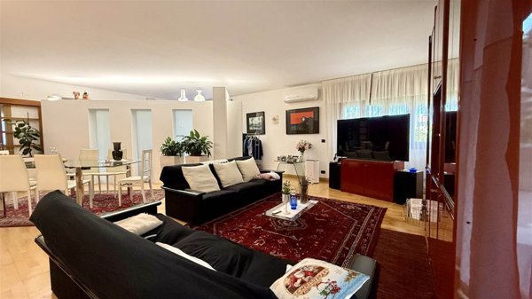 casa indipendente in vendita a Santa Maria di Sala in zona Caltana