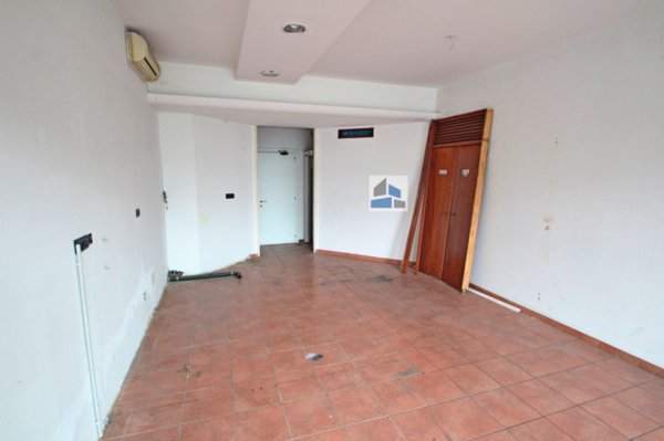 negozio in vendita a Santa Maria di Sala in zona Caltana