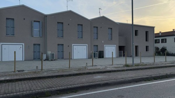 casa indipendente in vendita a Santa Maria di Sala