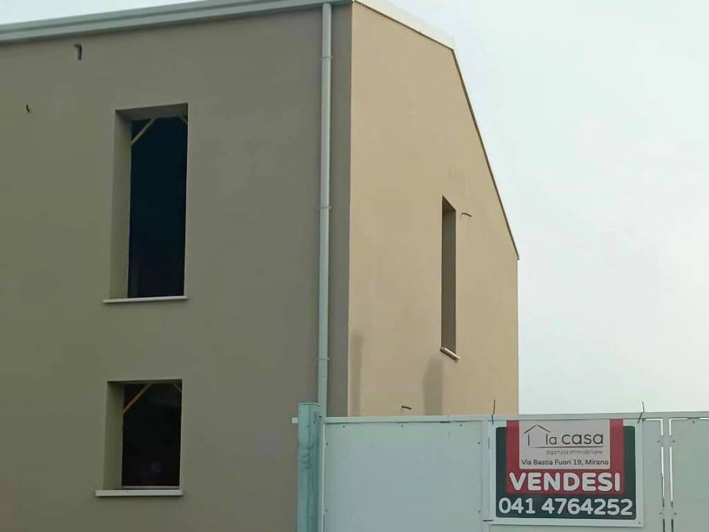 casa indipendente in vendita a Santa Maria di Sala in zona Caselle