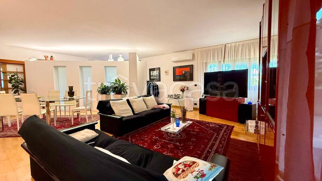 casa indipendente in vendita a Santa Maria di Sala in zona Caltana