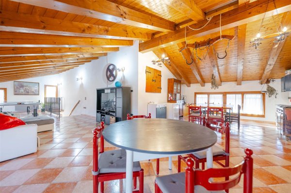 casa indipendente in vendita a Santa Maria di Sala in zona Caselle