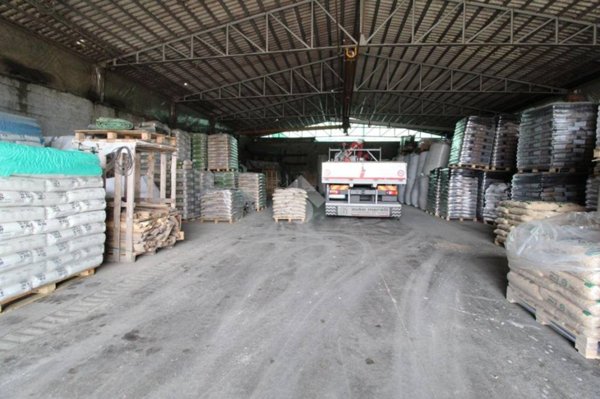 locale commerciale in vendita a Santa Maria di Sala in zona Veternigo