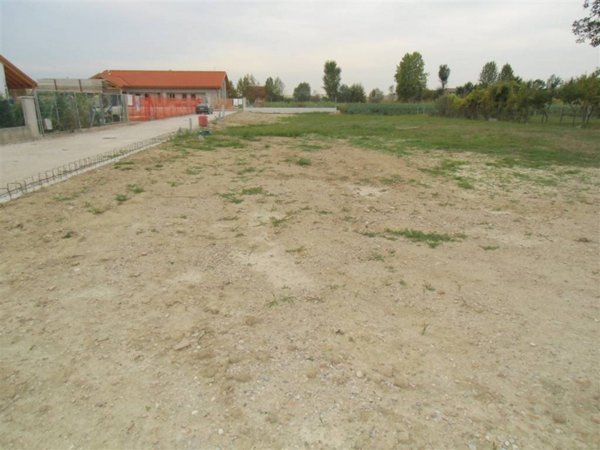 terreno edificabile in vendita a Santa Maria di Sala in zona Sant'Angelo