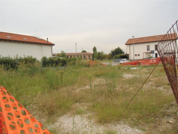 terreno edificabile in vendita a Santa Maria di Sala in zona Stigliano